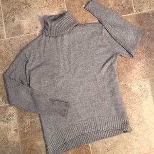 Abound turtleneck gray sweater w/ high low hem